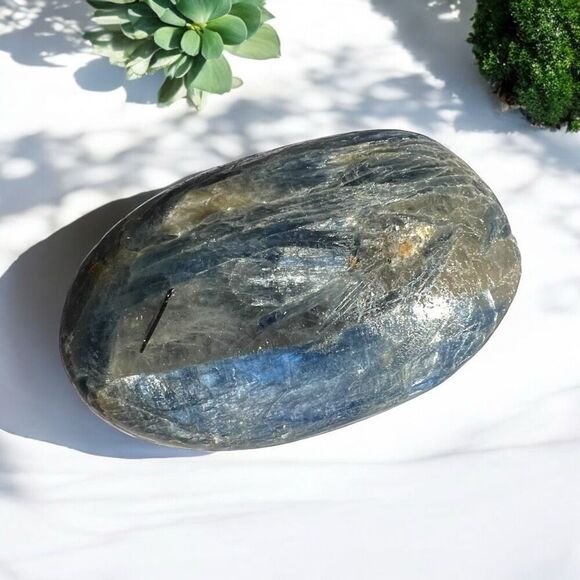 Blue Kyanite Crystal‎ Meditation Palmstone (#5) - Picture 1 of 10